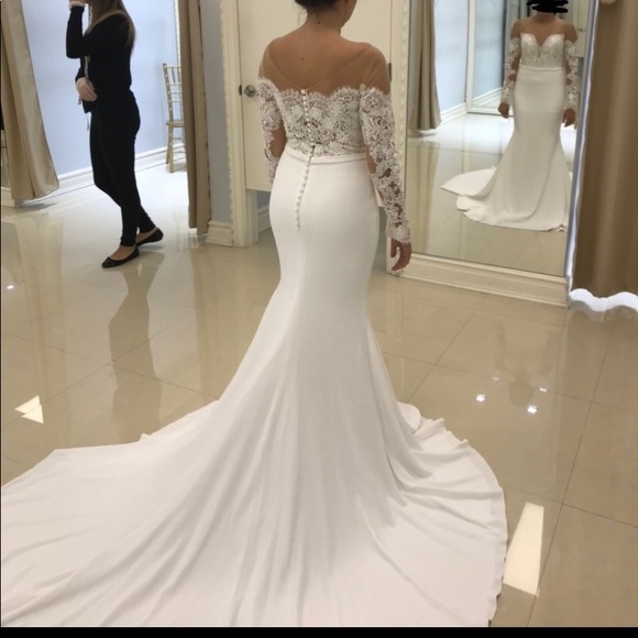 Wedding dress like new only worn once ! - Picture 1 of 8